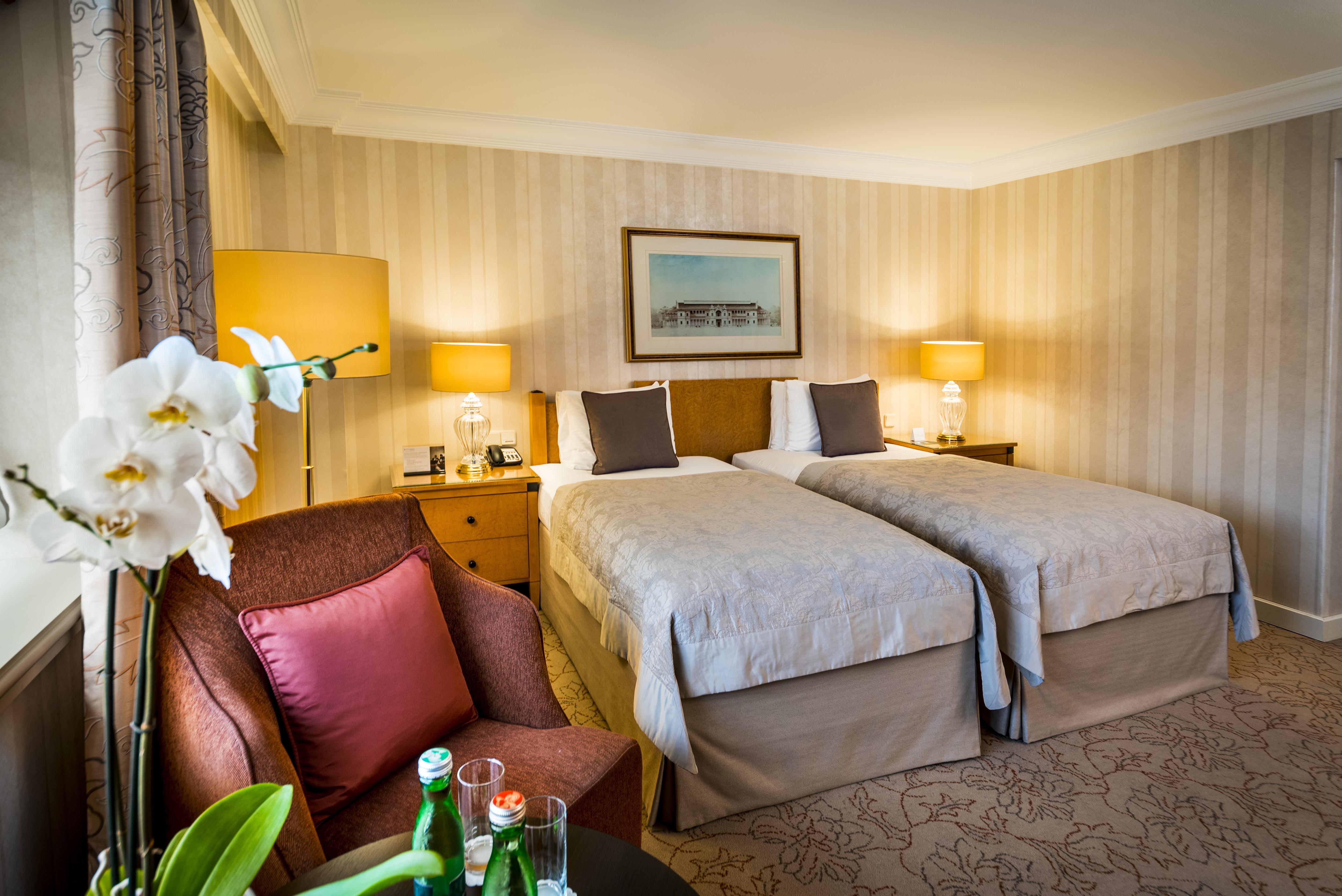 维也纳洲际酒店 外观 照片 A room at the hotel