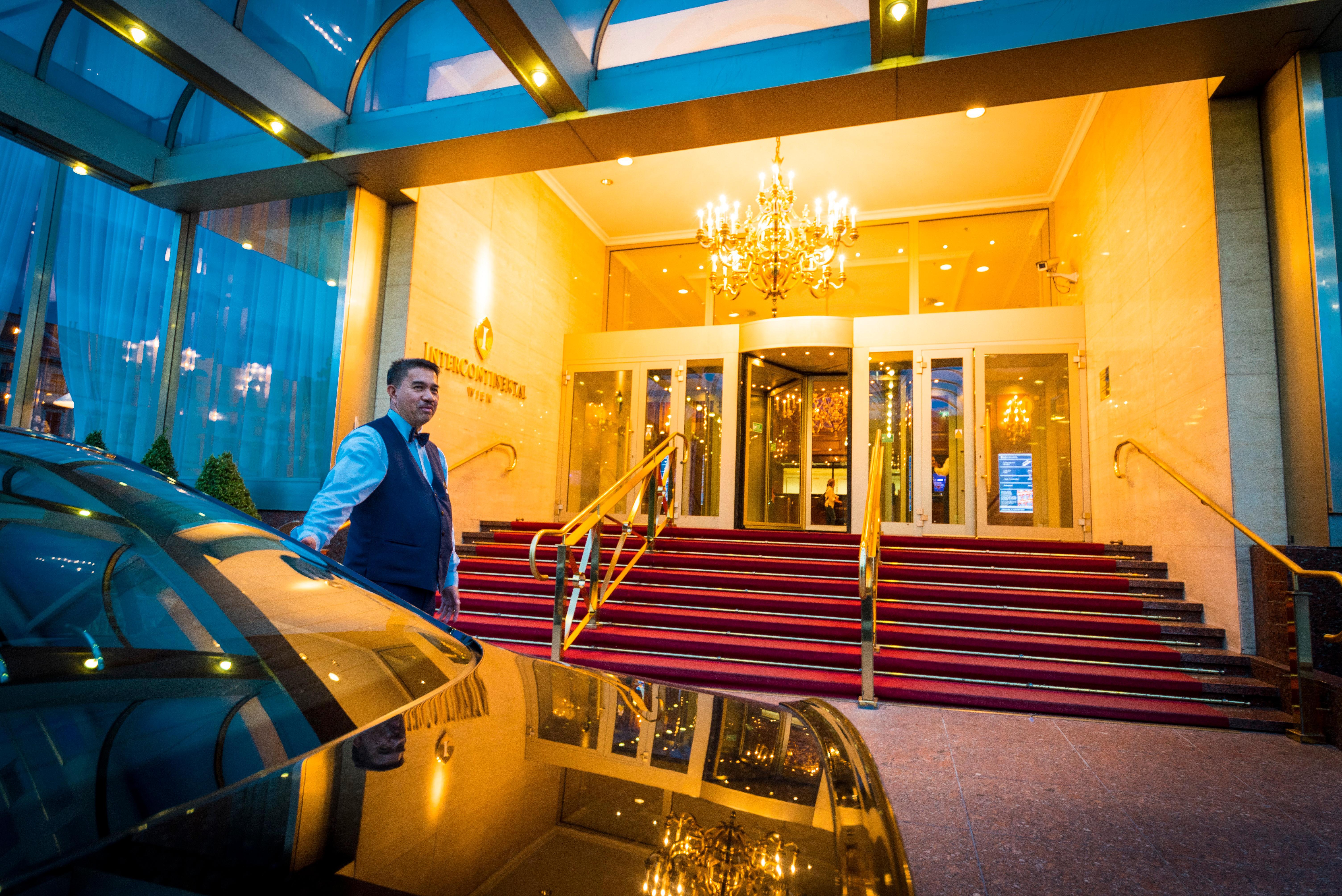 维也纳洲际酒店 外观 照片 Entrance to the hotel