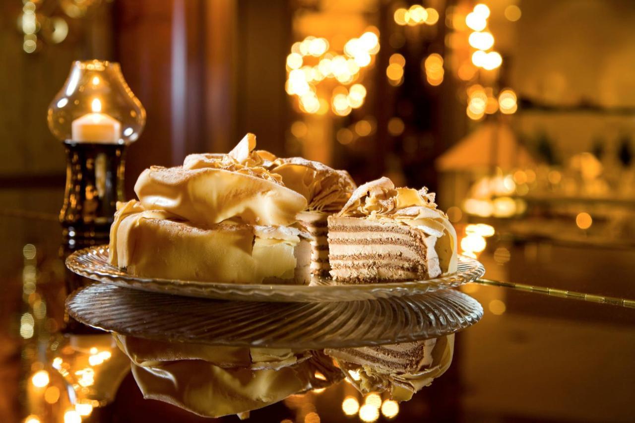 维也纳洲际酒店 外观 照片 A traditional Christmas dessert