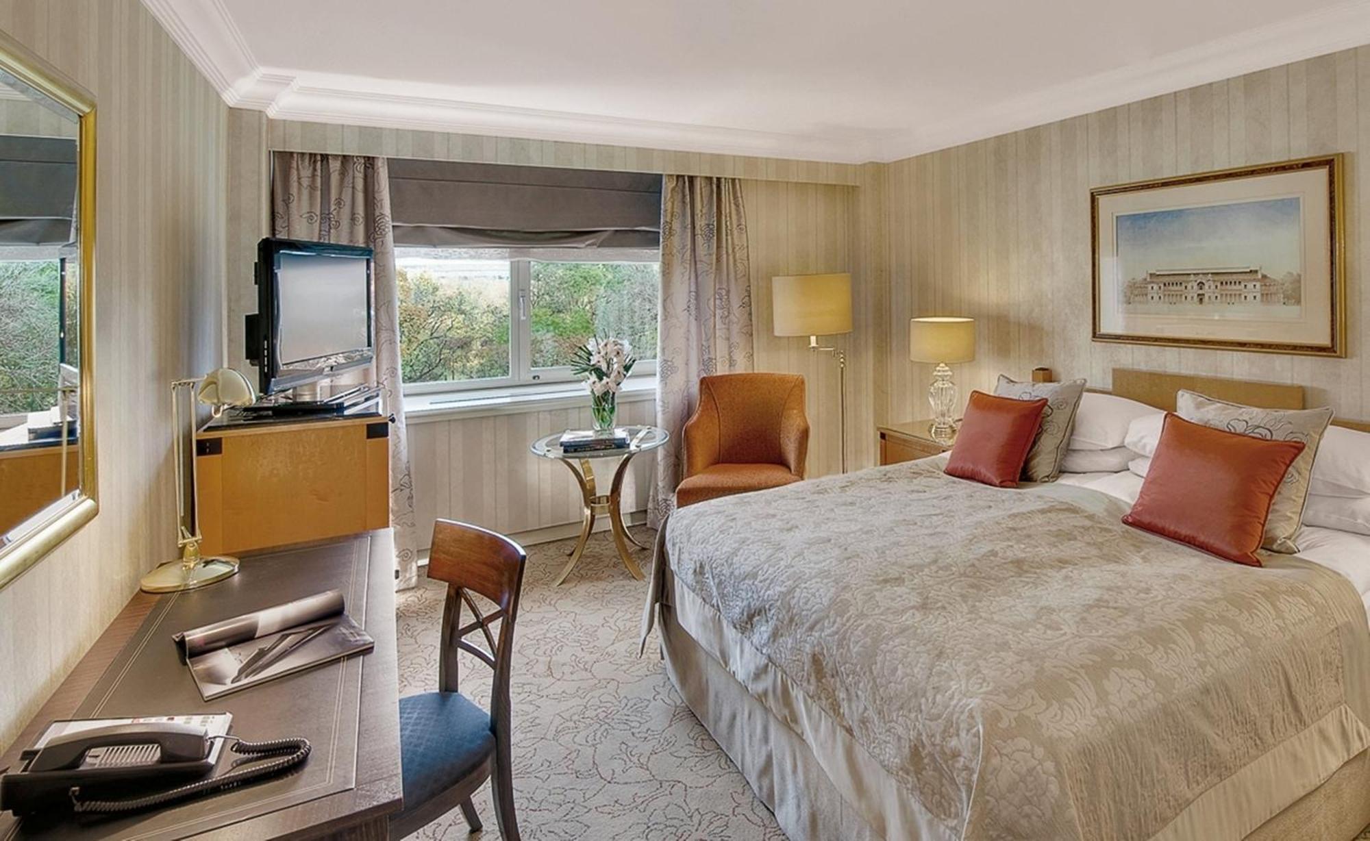 维也纳洲际酒店 外观 照片 A room at the InterContinental London